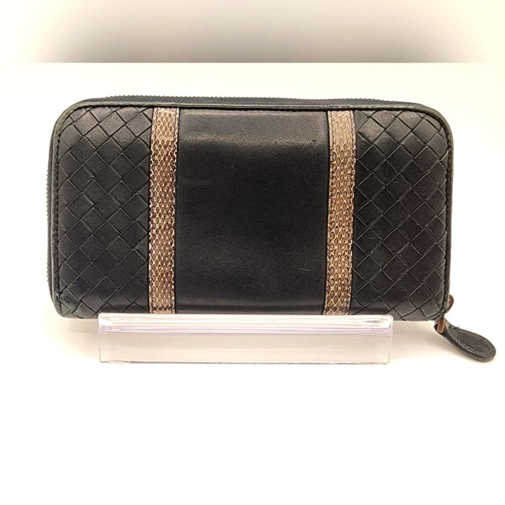 Bottega Veneta Brown Leather Zippy Wallet